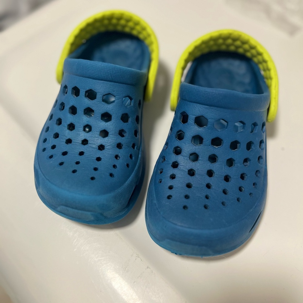 Joybees kids clogs